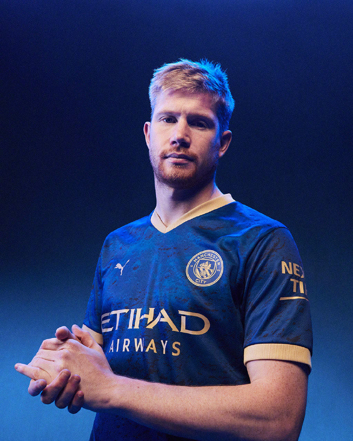 记者：巴洛特利加盟沙特球队达曼协作的传闻系谣言（记者辟谣：巴洛特利加盟沙特达曼协作不属实）