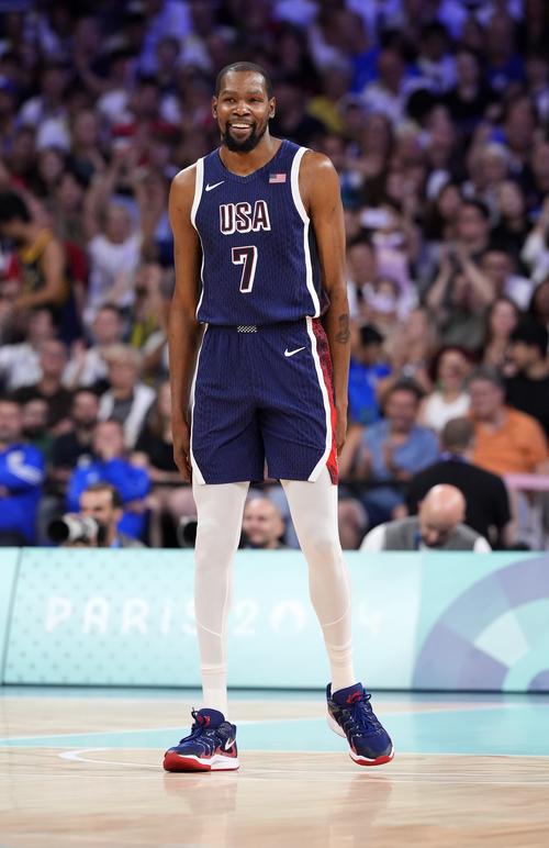 雄鹿队对维金斯的强烈兴趣（维金斯获雄鹿青睐）