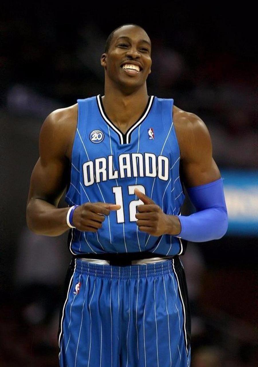 博主：国安明天中午12点40分抵达北京，欢迎球迷接机（国安明日中午12：40抵京，欢迎球迷前往机场迎接）