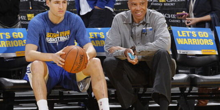 2-0！开场破门+补时补刀 核心+中卫双双伤退 13.1亿豪门17场不败（2-0！开场闪击+补时锁定胜局 核心与中卫双伤退，13.1亿豪门17场不败）