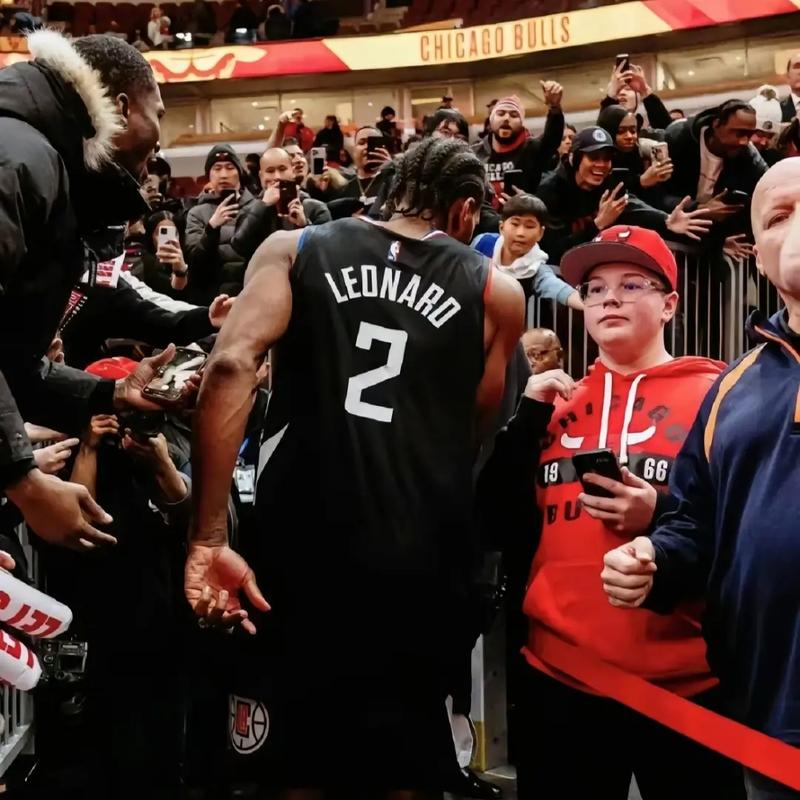 图片报：基米希因脚踝问题未全程参加训练，战海登海姆可能替补（图片报：基米希脚踝不适未全程合练，对阵海登海姆或从替补席出发）