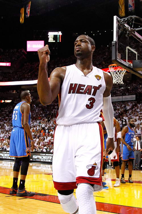 官方：巴列卡诺与后卫拉蒂乌续约至29／30赛季结束（官方确认：拉蒂乌与巴列卡诺续约至2029／30赛季末）