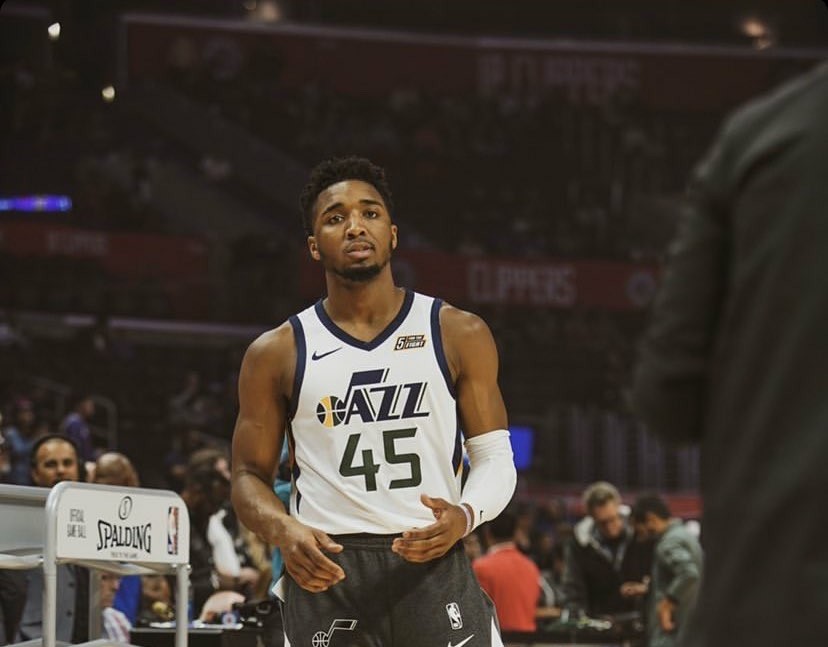 TYC：切尔西考虑从多特召回20岁中卫安塞尔米诺（TYC：切尔西正权衡将20岁中卫安塞尔米诺从多特召回）