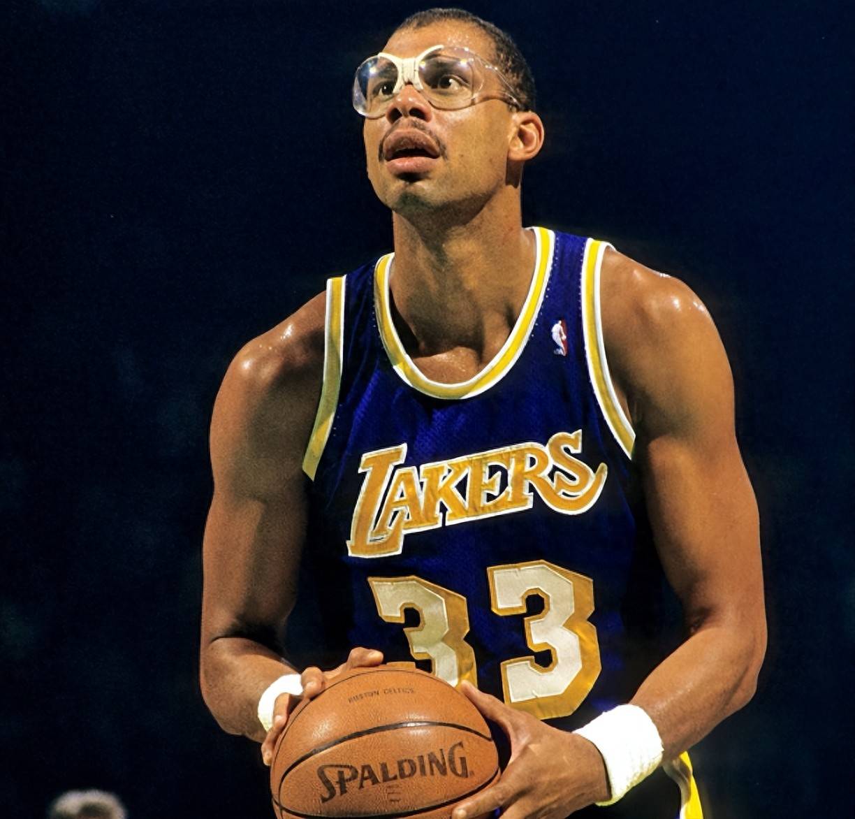 西媒：弗里克掌握着是否买断拉什福德的权力，二人关系融洽（西媒：弗里克握有是否买断拉什福德的决定权，双方关系良好）