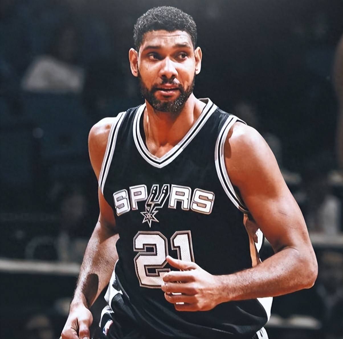 利兹联考虑签下RB莱比锡中卫（利兹联有意引进莱比锡红牛中卫）